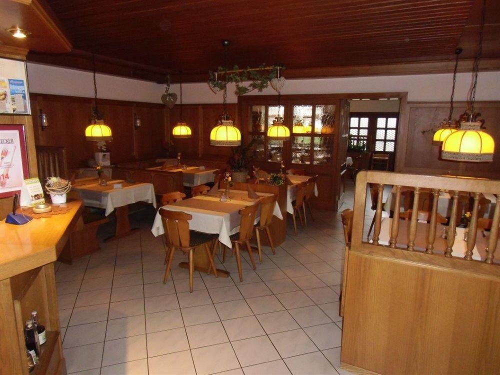 Landgasthof Niebler Adelsdorf Exterior foto